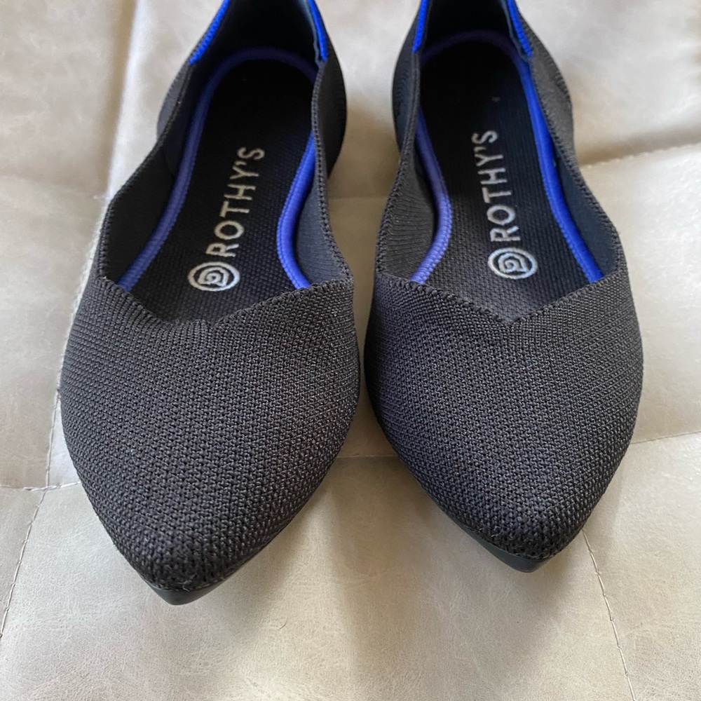 Rothy’s Black Pointed Flats size 7 but fit like a 6.5 - Picture 3 of 9